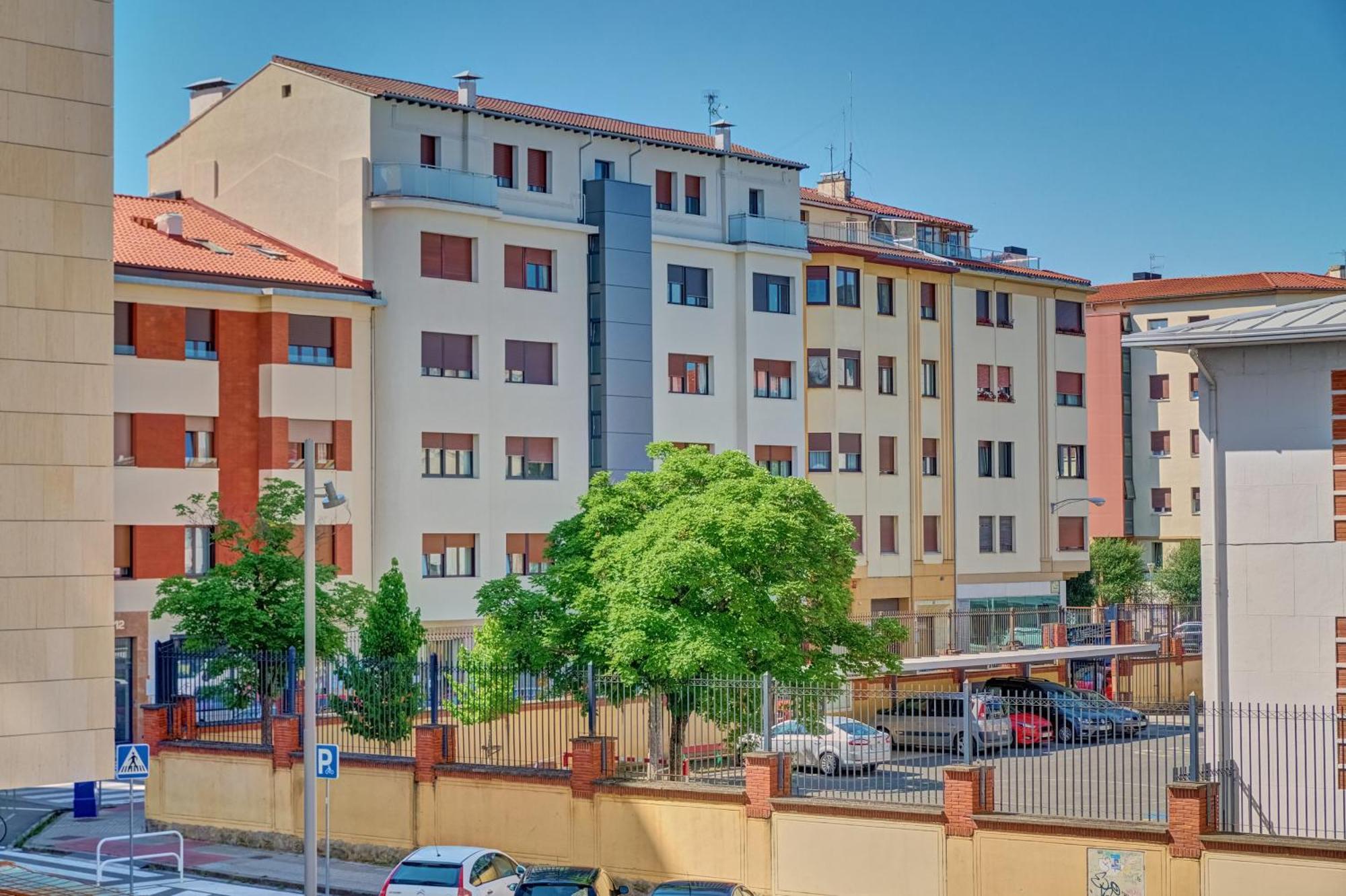 Apartamento Salesianos By Clabao Pamplona Exterior foto